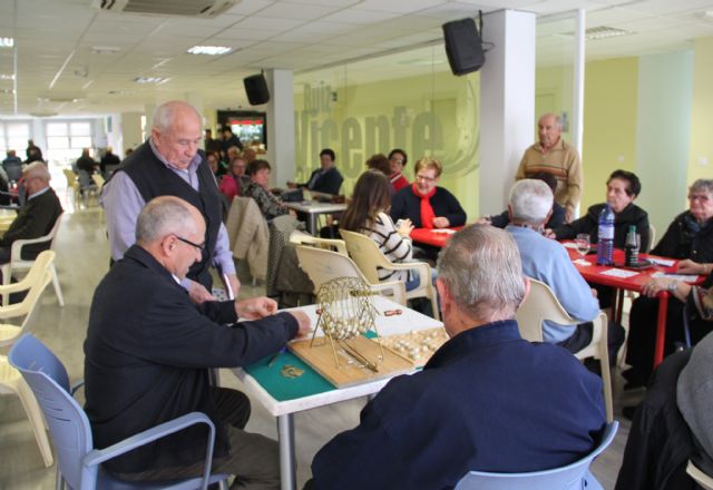 El Centro de la 3ª Edad 'Vicente Ruiz Llamas' obtiene la autorización de la Agencia Tributaria para realizar su tradicional bingo - 2, Foto 2