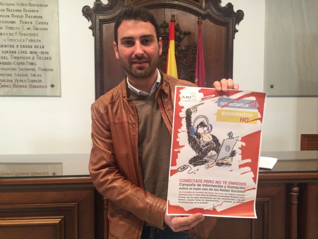 La Concejalía de Juventud potencia la formación en uso de redes sociales entre los estudiantes lorquinos con el nuevo taller titulado Conéctate pero no te enredes - 1, Foto 1