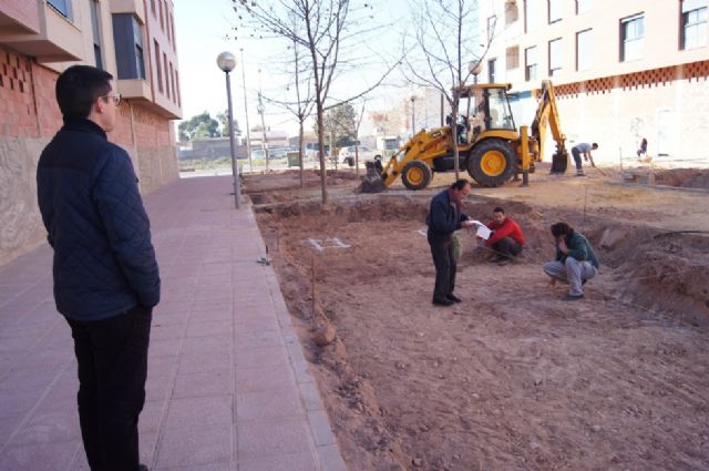 Construyen un parque en Triptolemos, el primer espacio verde y recreativo para niños en esta zona del casco urbano, Foto 6