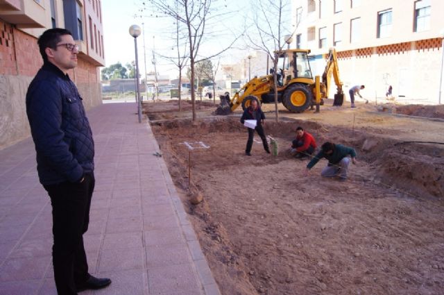 Triptolemos build a park on the first green and recreational space for children in this area of ​​town, Foto 7