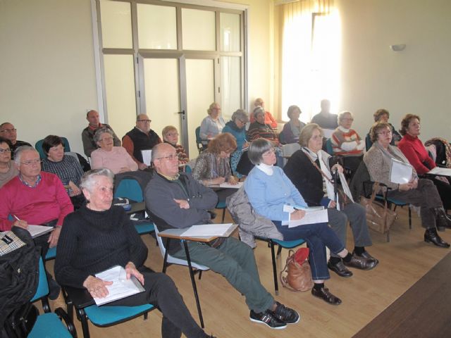 Senderismo y una charla sobre el Modernismo llenan las dos primeras citas del semestre de mayores - 3, Foto 3