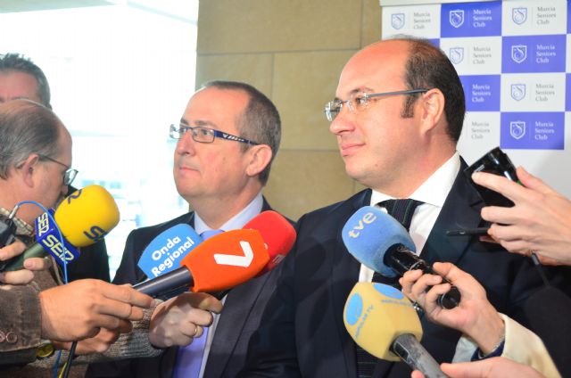 El presidente de la Comunidad segura que la Región sale adelante y liderará la recuperación en el país. Lo afirmó durante un encuentro de trabajo con la Asociación Murcia Seniors Club - 1, Foto 1