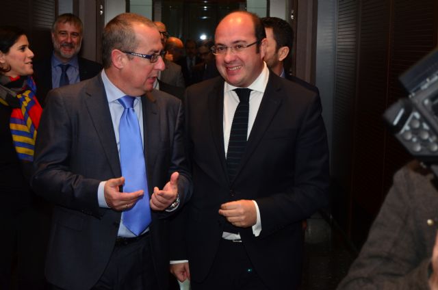 El presidente de la Comunidad segura que la Región sale adelante y liderará la recuperación en el país. Lo afirmó durante un encuentro de trabajo con la Asociación Murcia Seniors Club - 2, Foto 2