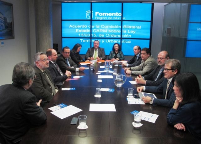 La comisión bilateral del Estado y la Comunidad avala la constitucionalidad de la Ley de Ordenación Territorial y Urbanística de la Región - 2, Foto 2