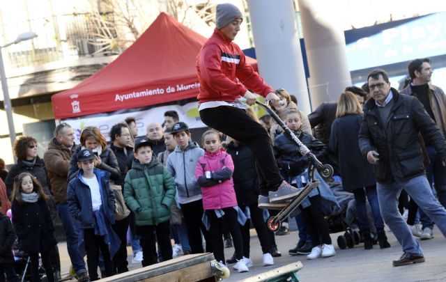 Centenares de jóvenes participan en el evento ´Redes en la calle´ - 1, Foto 1
