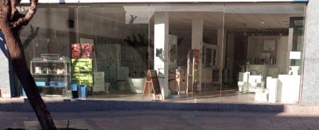 Apedrean el negocio de un afiliado de Vox en Lorca - 4, Foto 4