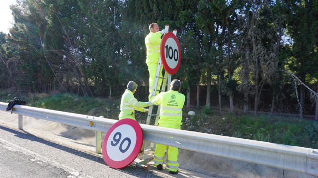 El día 29 de enero de 2019 entra en vigor el RD 1514/2018, de 28 de diciembre, por el que se modifica el art. 48 del Reglamento General de Circulación que regula las velocidades máximas en vías fuera de poblado - 1, Foto 1