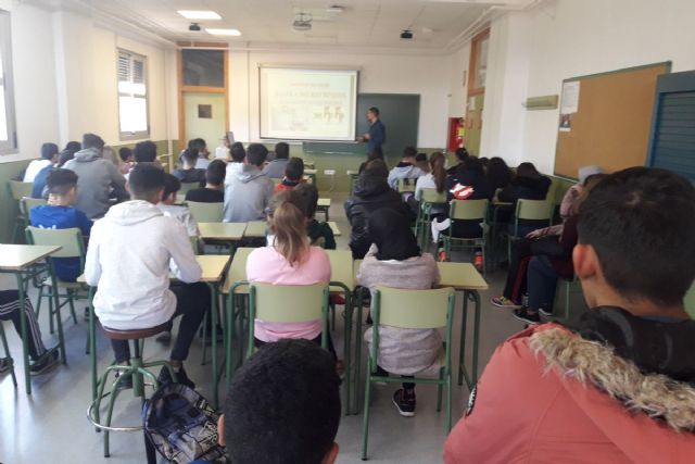 Los alumnos del IES Galileo asisten al encuentro ´Deporte+Nutrición=Salud´ - 1, Foto 1