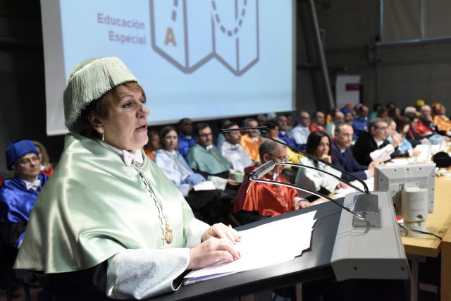 La UMU premia la excelencia de sus estudiantes y la dedicación del personal de la institución en el acto de Santo Tomás de Aquino - 4, Foto 4