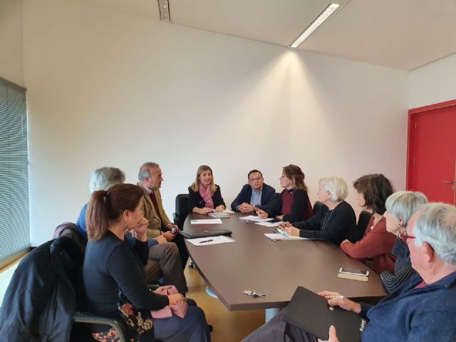 La Concejalía de Mayores aborda la necesidad de implantar nuevos modelos de viviendas para combatir la soledad - 1, Foto 1