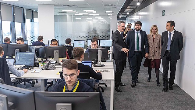 López Miras visita las nuevas instalaciones de la compañía Everis, especializada en consultoría y tecnología - 2, Foto 2