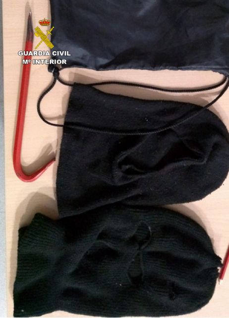 La Guardia Civil esclarece el robo en un comercio de Pliego con la investigación de sus autores - 1, Foto 1