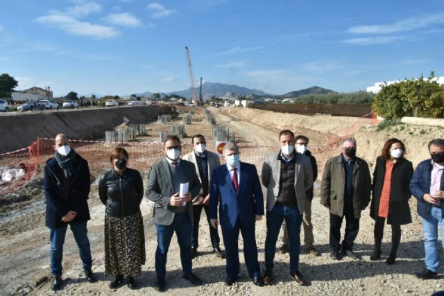 El alcalde de Lorca visita junto al delegado del Gobierno en la Región de Murcia las obras de construcción del Corredor Mediterráneo a su paso por Tercia - 1, Foto 1