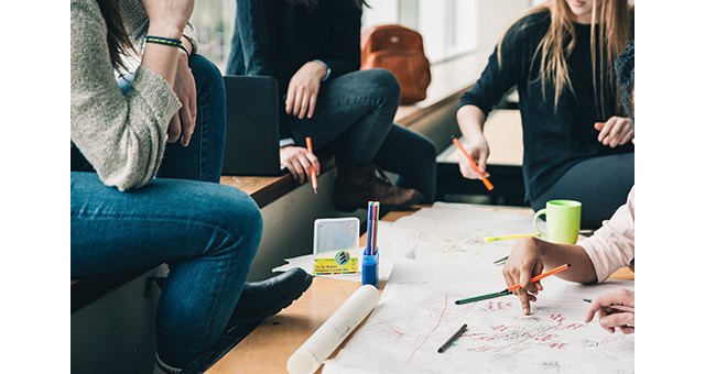 El Ministerio premia 30 proyectos desarrollados por agrupaciones de 105 centros para promover la inclusión e innovación educativas - 1, Foto 1