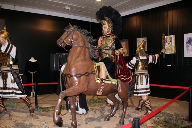 Exposición. Sevilla . Casi 5.000 personas han visitado durante los primeros cuatro días la primera exposición de Círculo de Pasión 2024 en el Mercantil de Sevilla - 3, Foto 3