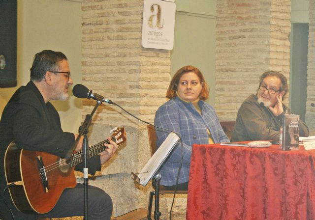 La UNED de Valdepeñas acoge el poemario ´Los exilios de la sangre´ de Juan José Guardia Polaino - 2, Foto 2