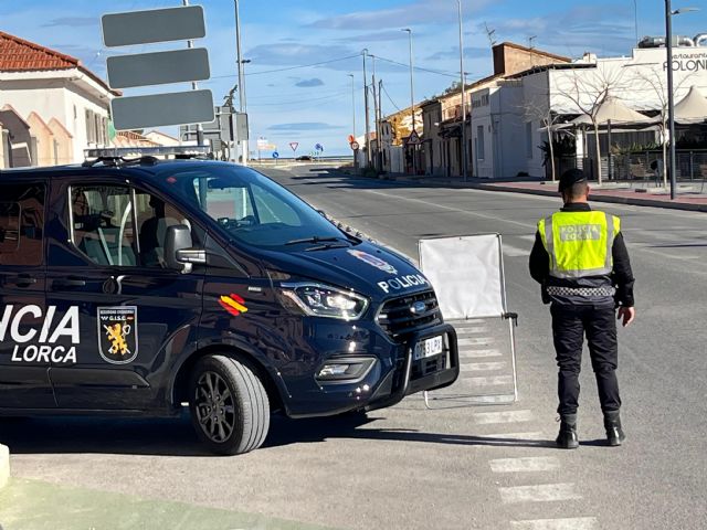 La Policía Local de Lorca detiene a tres personas, dos de ellas por el robo de un vehículo que pudo ser recuperado - 2, Foto 2
