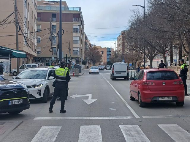 La Policía Local de Lorca detiene a tres personas, dos de ellas por el robo de un vehículo que pudo ser recuperado - 3, Foto 3
