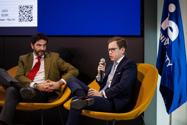 El prestigioso economista Diego García del Río participó junto a Néstor Camarillo, Senador de la República Méxicana, en una ponencia sobre inversión y economía en la prestigiosa IE University - 2, Foto 2