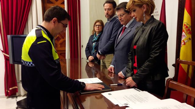 El Alcalde preside la toma de posesión de 3 nuevos funcionarios municipales - 1, Foto 1