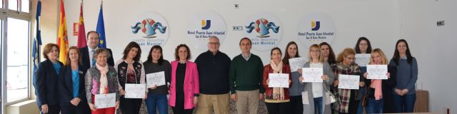 Quince personas obtienen el certificado de profesionalidad del programa de Operaciones Básicas de Pisos - 1, Foto 1