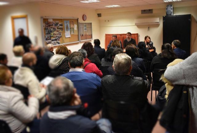 El PSOE pide que los vecinos de La Isla con tarjeta de residente puedan aparcar en zona azul de manera gratuita mientras duren las obras - 1, Foto 1