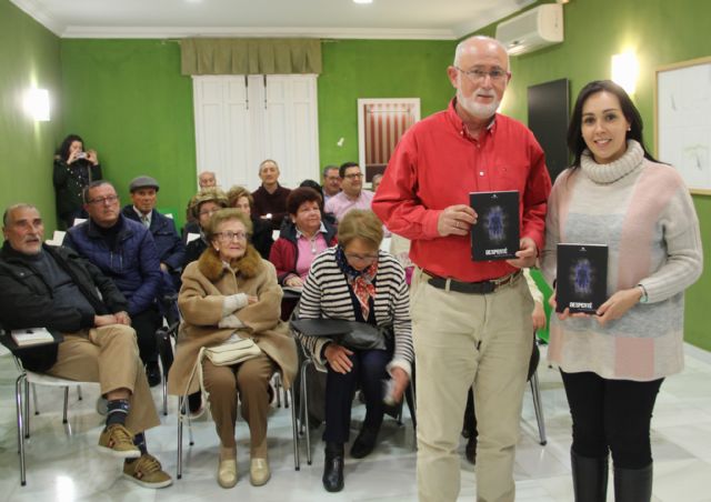 El escritor Ángel Alonso Muñoz presenta su novela Desperté en Puerto Lumbreras - 1, Foto 1