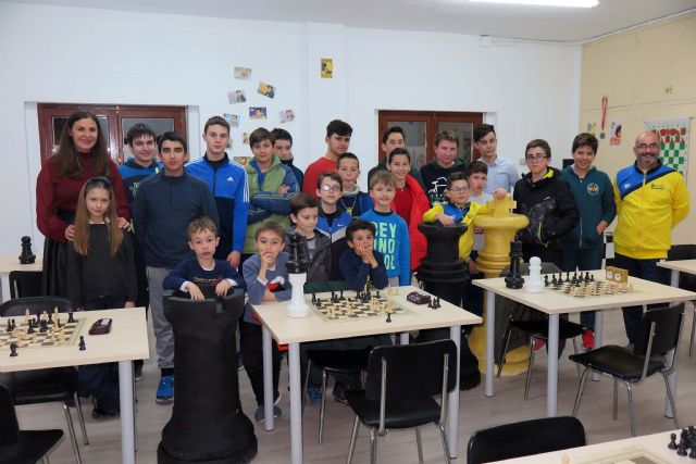 La Escuela Municipal de Ajedrez, compuesta por 30 alumnos y alumnas, estrena aula - 1, Foto 1