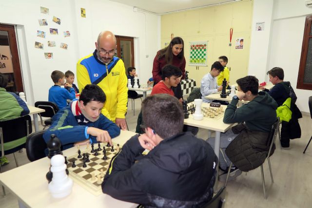 La Escuela Municipal de Ajedrez, compuesta por 30 alumnos y alumnas, estrena aula - 2, Foto 2