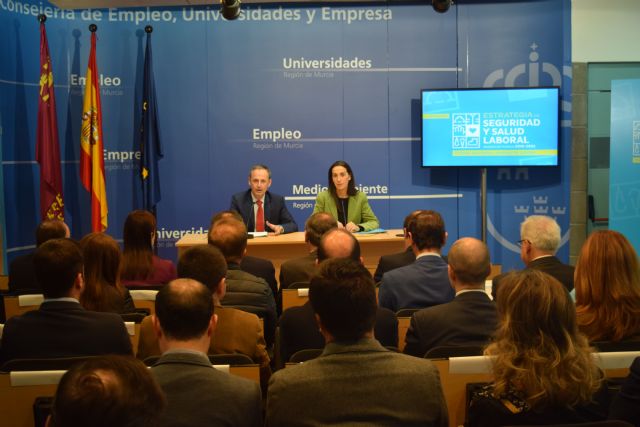 La Comunidad presenta la 'Estrategia de Salud y Seguridad Laboral 2019-2022' con la meta de reducir un 15 por ciento la siniestralidad - 1, Foto 1
