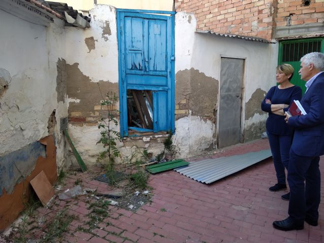 PSOE: Vecinos de la calle Córdoba ´conviven´ con ratas, amianto, insectos y olores a animales muertos procedentes de un solar abandonado - 5, Foto 5