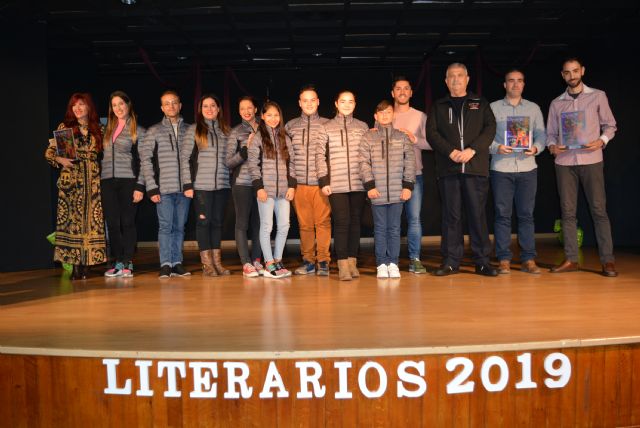 La recaudación por la venta del libro de Carnaval se destinará a la residencia San Francisco - 1, Foto 1