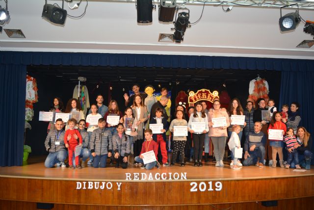 Los escolares participan en el XXVI Concurso de Dibujo y Redacción del Carnaval - 1, Foto 1