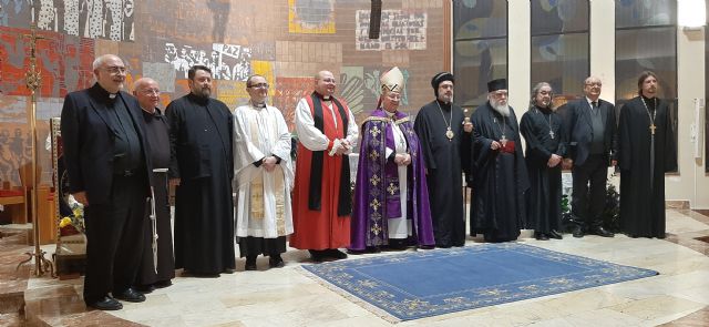 Representantes de diversas confesiones cristianas participan en el acto de oración ecuménica - 1, Foto 1