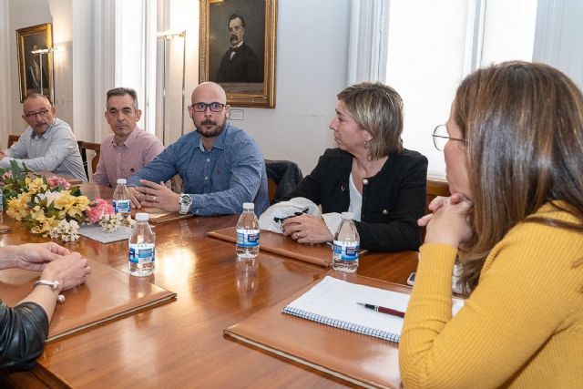 El Gobierno local respalda la propuesta de los trabajadores de Sabic para que los afectados por el ERE sean recolocados en la compañía - 1, Foto 1