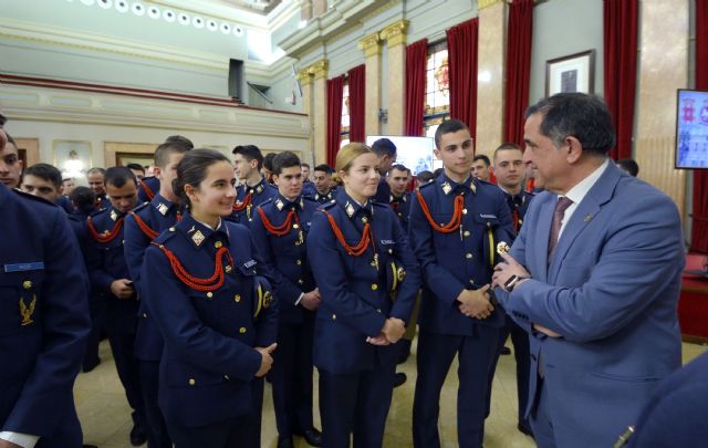 El Alcalde Serrano recibe a los 118 alumnos de la Academia General del Aire de San Javier - 2, Foto 2