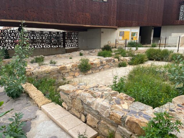 La maleza coloniza los restos romanos de Monteagudo debido a la dejadez del alcalde socialista - 3, Foto 3