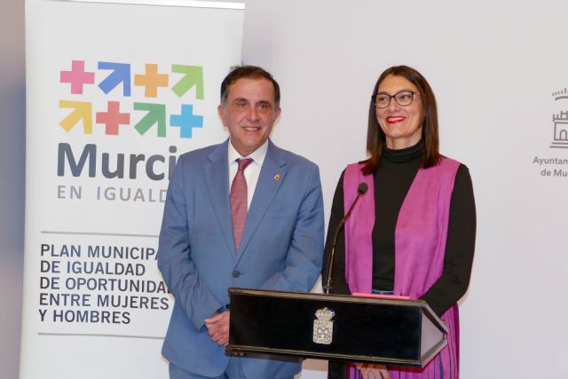 Murcia conmemora el 40 aniversario de la constitución de los Centros de la Mujer municipales con una gala en el Teatro Romea - 3, Foto 3