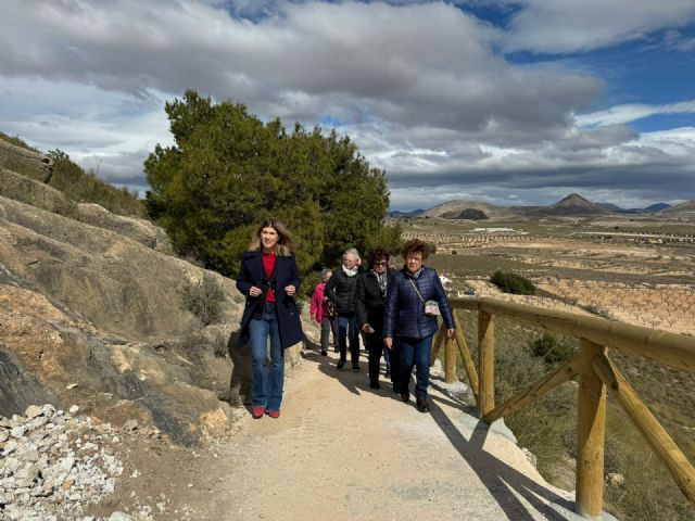 El Ayuntamiento finaliza las obras de mejora de accesibilidad a la subida del Sagrado Corazón de Jesús de Zarcilla de Ramos - 1, Foto 1