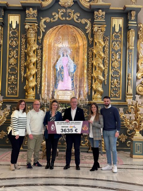 El Paso Blanco entrega 3.635 euros a Astrade - 1, Foto 1