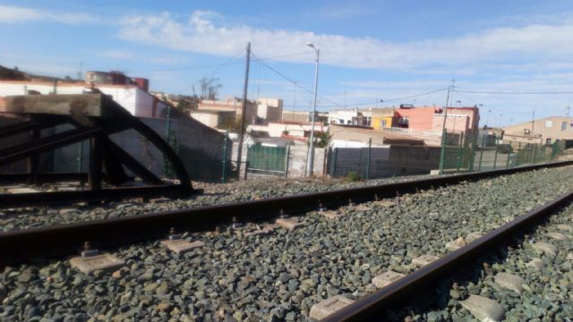 Alumbres espera tres años la promesa del Gobierno de desvío de la vía del tren - 1, Foto 1