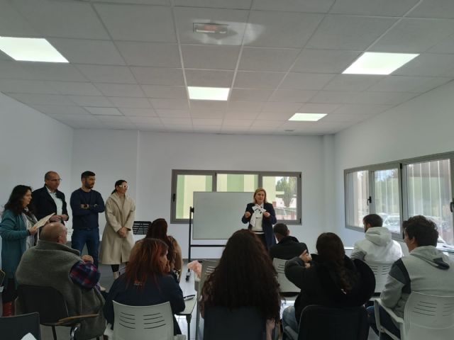 El Ayuntamiento de Puerto Lumbreras entrega diplomas a once alumnos del Programa Mixto de Empleo y Formación (PMEF) de Garantía Juvenil - 2, Foto 2