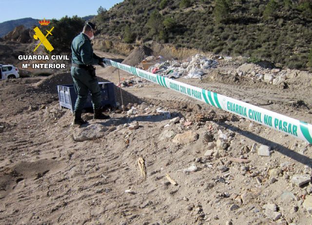 La Guardia Civil desmantela en Cehegín un grupo delictivo por la gestión ilícita de residuos tóxicos y peligrosos - 1, Foto 1
