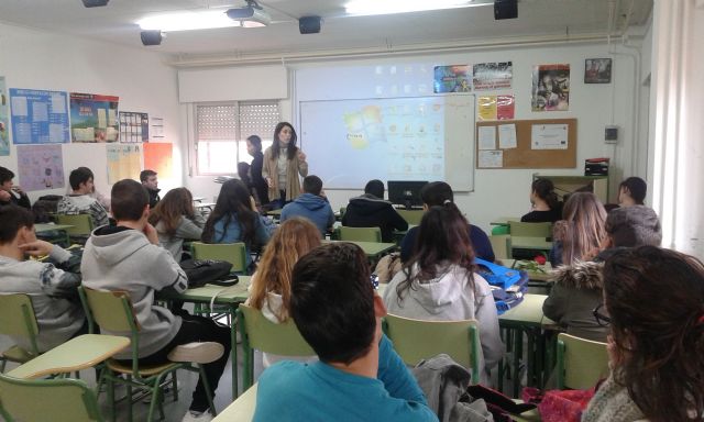 El Ayuntamiento retoma la divulgación y orientación laboral entre los estudiantes - 1, Foto 1