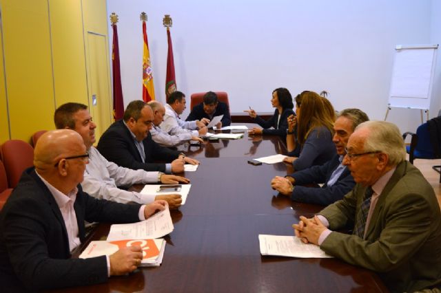 La Comisión de Hacienda aborda el abono del resto de la paga extra de 2012 a los funcionarios - 1, Foto 1