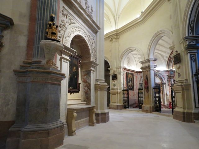 El PSOE pide que la Colegiata de San Patricio y el resto de templos de la ciudad tengan horarios de visita y estén acondicionados para apuntalar el turismo cultural - 1, Foto 1