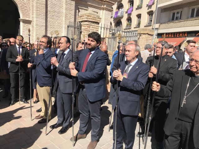 El presidente recibe la convocatoria de la Cofradía de Nuestro Padre Jesús Nazareno de Murcia - 3, Foto 3