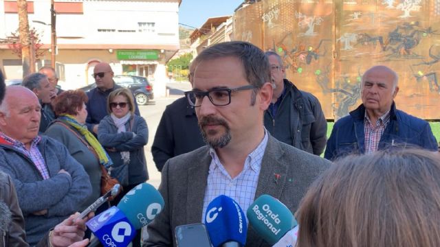 Mateos: Cuando sea Alcalde soterraremos los transformadores de la plaza de los Oficios de La Viña, el monumento a la inoperancia del Partido Popular - 1, Foto 1