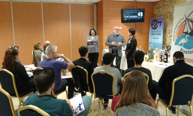 Imparten un curso de coctelería para profesionales del sector hostelero - 1, Foto 1