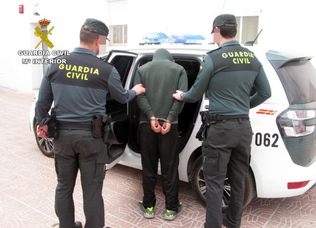 La Guardia Civil desmantela un grupo delictivo dedicado a robar en viviendas en Totana y distribuir los efectos sustraídos, Foto 4